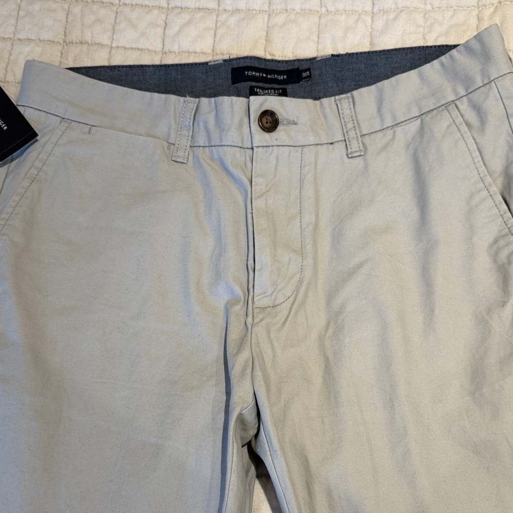 NWT Tommy Hilfiger Men's Grey Cotton Chino Pants Khakis 32/34 Straight Fit NEW